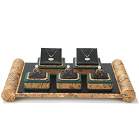Plateau de présentation en tissu brodé chinois pour bijoux (bague, boucles d'oreilles, bracelet) – Idéal pour comptoir de magasin – Vente en gros