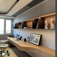 Bureau d'ordinateur personnalisé avec étagère intégrée, tiroir et compartiment de rangement, résistant à l'eau, idéal pour le bureau familial, les travailleurs indépendants et les études.