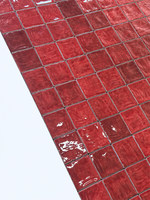 Carreaux rétro faits à la main en dégradé rouge vin pour salle de bain, comptoir de bar et revêtement mural de pilier.