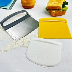 3 Trong 1 Đa Chức Năng Tổ Chức Scraper Set Dough Cutter Cong Và Cạnh Phẳng Scraper Với Dấu Đo Đồ Dùng Nhà Bếp - Product Image 2
