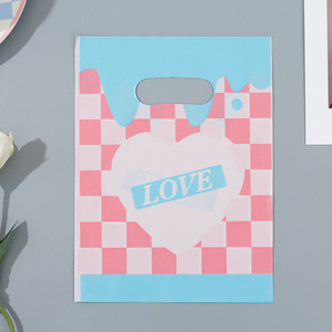 Bolsa de Compras <span class=keywords><strong>HOYO</strong></span> con Diseño de Corazones a Cuadros Rosa y <span class=keywords><strong>Azul</strong></span>, Bolsa Reutilizable con Diseño Dulce para Regalo del Día de San Valentín o para Fiestas - Product Image 1