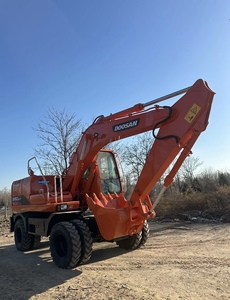 Original Doosan DH150W-7 Mobile Excavator Second Hand 15000kg Tire Trackhoe for Utility Pipe <b>Trenching</b> Work - Product Image 2