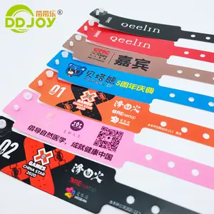 Pulsera de plástico para fiesta de Festival, brazalete de identificación con números, resistente al agua, uso único, personalizado, para eventos