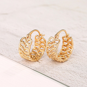 Orecchini a Cerchio Vintage Classici in Ottone con Catena Intrecciata per Donne, Gioielli di Moda per Uso Quotidiano - Product Image 1