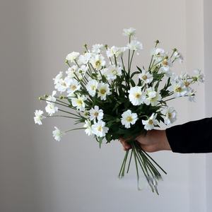 新鮮なシンプルな牧歌的なスタイルの人工秋菊小さな野生の花の家の装飾の配置イースターを含む - Product Image 3