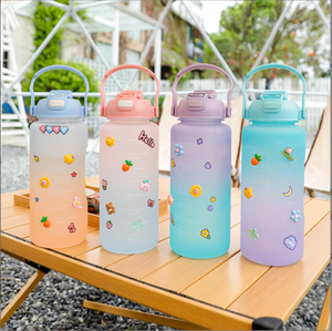 Bouteille d'eau portable en plastique grande capacité 2000 ml, motif dessin animé, couleur dégradée, pour le sport – Offre spéciale - Product Image 4
