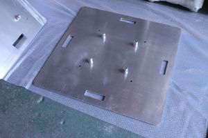 ฐานรองโครงถักแบบมีข้อต่อสี่จุด สำหรับงานหนัก ใช้สำหรับติดตั้งโครงถักบนพื้น รองรับไฟเวที งานนิทรรศการ และการแสดง - Product Image 3