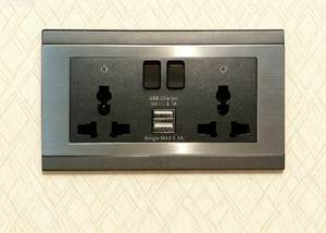 Prise <span class=keywords><strong>universelle</strong></span> double MGA avec interrupteur, indicateur et USB 304 Grade Acier inoxydable Argent Cuivre Ignifuge PC SPCC - Product Image 3