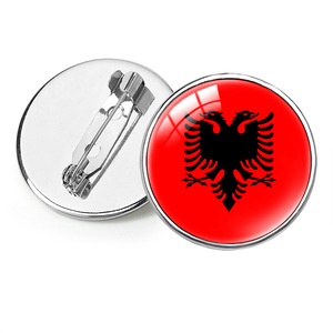 Broche Retro con la Bandera de Albania, Pin de los Países del Mundo, Regalo Novedoso, Souvenir para Viajeros y Amantes, Regalo para Aficionados a Clubes de Fútbol, Personalizado - Product Image 1