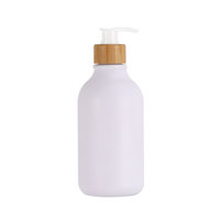 Botol Lotion Plastik Matte 300ml 500ml dengan Tutup Kayu Bambu, Isi Ulang, Kosong, untuk Sampo, Sabun Mandi, Dispenser Kosmetik, Tersedia