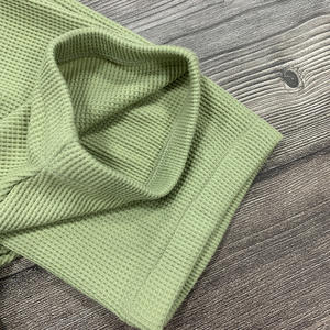 Venta al por mayor logotipo personalizado bordado Waffle Polo cuello liso en blanco hombres media cremallera 250GSM camiseta de gimnasio de gran tamaño - Product Image 6