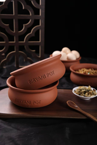 Pot à biryani en terre cuite artisanal, rustique et naturel, idéal pour la préparation de ragoûts de biryani savoureux - Product Image 4