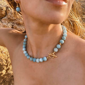 <span class=keywords><strong>Collana</strong></span> estiva da spiaggia <span class=keywords><strong>con</strong></span> perle di <span class=keywords><strong>acquamarina</strong></span> autentica e chiusura a T in oro, girocollo delicato a strati <span class=keywords><strong>con</strong></span> gemme massicce - Product Image 1