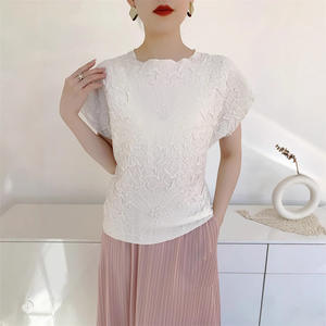 Camiseta Original de Poliéster con Bordado Floral, Plisada, de Manga Corta, Holgada y Cómoda para <span class=keywords><strong>Mujer</strong></span>, Colección Verano 2025 - Product Image 4