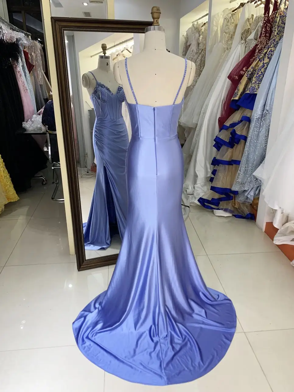 Neue Perlen quaste Großhandel blau lange Kleider Abendkleider für Ballkleid Satin