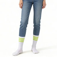 Chaussettes de sport mi-mollet pour femme, en polycoton, rayées, absorbantes, décontractées, tendance, pour le commerce transfrontalier, à aiguille simple
