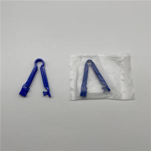 Pince de cordon ombilical médical gynécologique de laboratoire à usage hospitalier de couleur blanche ou bleue - Product Image 2