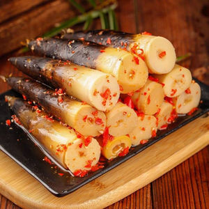 <span class=keywords><strong>Germogli</strong></span> <span class=keywords><strong>di</strong></span> <span class=keywords><strong>bambù</strong></span> sbucciati a mano freschi e croccanti biologici <span class=keywords><strong>di</strong></span> Sichuan - Product Image 1