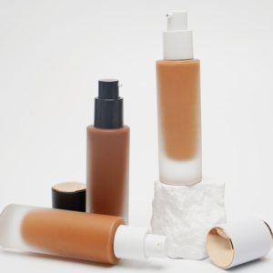 Base <span class=keywords><strong>de</strong></span> Maquillaje Líquida <span class=keywords><strong>de</strong></span> Cobertura Total con Tinte Mate <span class=keywords><strong>de</strong></span> Marca Privada OEM, Color Cambiante - Product Image 1