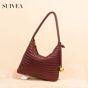 Sac à main pour femme en gros, petit sac fourre-tout de luxe avec pendentif boule dorée, sac seau en cuir souple tressé à la main, sac à main pour femme sous le bras - Product Image 4