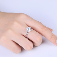 Anillo de compromiso de moissanita al por mayor, joyería de Alibaba, plata VVS 1CT, gemas geométricas, engaste chapado en platino 925, R.GEM.
