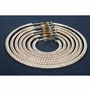 Pendientes de aro de diamantes de cristal chapados en oro grandes estilo <span class=keywords><strong>Rihanna</strong></span> de nueva moda - Product Image 3
