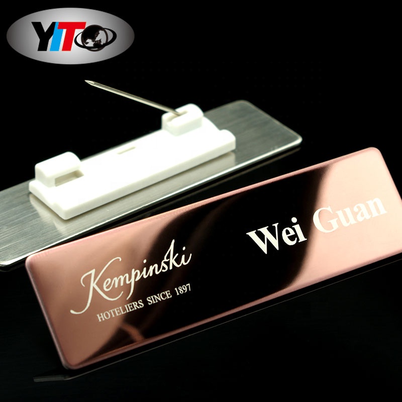 Высококачественная лазерная гравировка имени персонального персонала металлический значок с именем