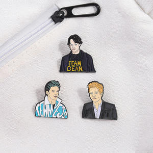 Untuk tiga bersaudara ukiran kerah Ulang Tahun Pin lencana logam dengan desain disesuaikan - Product Image 3