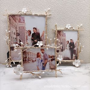 <span class=keywords><strong>Cadre</strong></span> métallique doré de décoration florale de style nordique de 4/6/7/10 pouces pour porte-photos Cartes photographiques pour la décoration de la chambre - Product Image 5