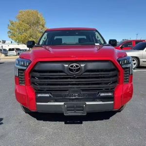 Camioneta Tundra HV Híbrida Limitada 4x4 Automática Original Importada con Asientos de Cuero de Doble Fila, Interior Oscuro y Volante a la Izquierda - Product Image 1
