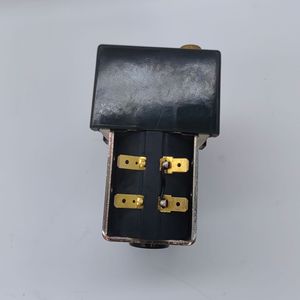 คอนแทคเตอร์รถยกไฟฟ้า Doosan Daewoo รุ่น BR20S2 BR25S2 630A 3 เฟส AC 50Hz แบบติดตั้งบนแผง - Product Image 1