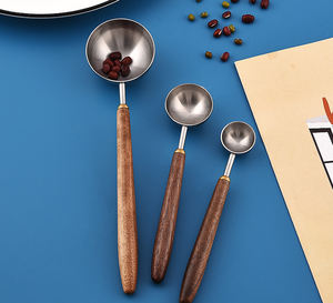 Cuillère à café en acier inoxydable Syh1220 avec manche en bois de noyer, longue cuillère doseuse élégante en métal, vente en gros - Product Image 6