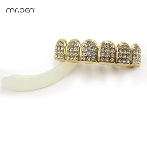 Mr.Den Iced Out Grillz ชุดฟันปลอมรูปหัวใจประดับเพชร สไตล์จัด<span class=keywords><strong>ฟัน</strong></span> แบบถอดได้ เครื่องประดับฟันฮิปฮอป - Product Image 5