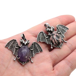 Commercio all'ingrosso di buona qualità turchese ciondolo a pipistrello Anime ciondoli di cristallo naturale per la creazione di gioielli - Product Image 6