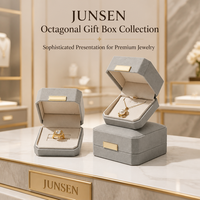 JUNSEN Maßgefertigtes Abgeschrägtes Achteckiges Samt-Schmuckbox-Set 3-teilig Grau-Gold Namensschild Massivholz-Kern Ring Halskette Geschenk