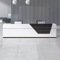 Comptoir de réception moderne personnalisé avec panneau bicolore, comptoir durable pour hall d'entreprise et bâtiment commercial