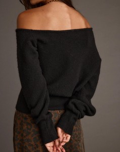 Maglione Asimmetrico a Spalla Scoperta per Donna in Maglia a Coste Personalizzato dal Produttore - Product Image 4