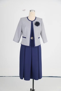Ensemble deux pièces élégant pour femme grande taille : Robe de cérémonie et tailleur pour toutes occasions - Product Image 5