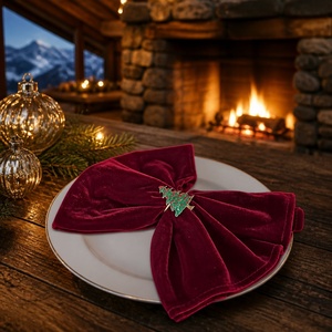 Serviettes de table en velours avec nœuds pour sapin de Noël, accessoires de table décoratifs en peluche rouge et vert pour la maison en période des fêtes - Product Image 4