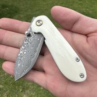 Couteau de poche Damas fait main, manche unique en os de vache, couteau EDC professionnel à roulement à billes pour collection ou cadeau