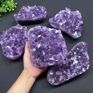 للبيع بالجملة بلورات عنقودية طبيعية عالية الجودة بنفسجية خشنة مشغولات يدوية لتزيين فنغشوي - Product Image 3