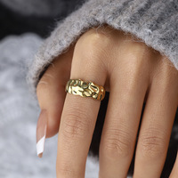 18K Vergoldeter Edelstahl Breiter Ring für Damen Gehämmerter Massiver Statement-Ring Party-Geschenk Großhandel OEM