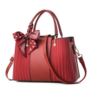 Nouveauté Sac à bandoulière pour femme en cuir PU, sacs classiques vintage élégants avec décoration de perles, sac à main pour femme - Product Image 2