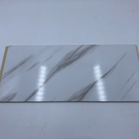 Panneaux muraux intérieurs décoratifs de longue date en PVC de 40/60cm de largeur pour l'Asie du Sud-Est