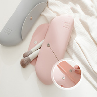 Porte-pinceaux de maquillage en silicone souple et portable Porte-pinceaux de voyage pour le visage Porte-pochette de maquillage lavable