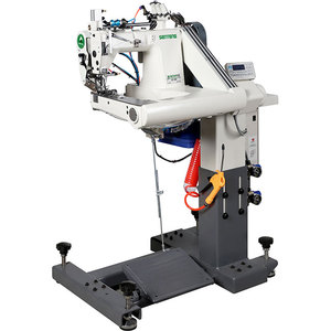 Machine à coudre industrielle automatique à point de chaînette à trois aiguilles 928D-DK - Product Image 1