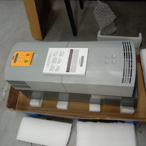 ราคาแข่งขัน AC690+ ซีรีส์ ตัวแปลงความถี่ DC-AC แบบสามเฟส รุ่น 690-431450B0-BFSP00-A400 สำหรับคอมเพรสเซอร์ 1.5 กิโลวัตต์ - Product Image 4