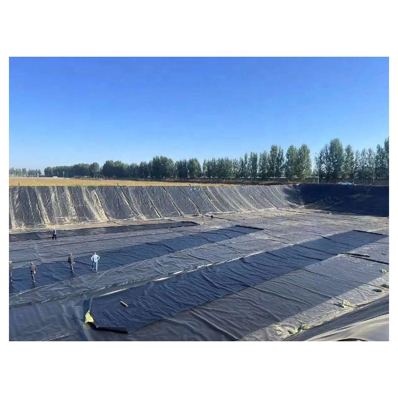 Горячая распродажа 1-1,5 мм HDPE геомембраны анти-УФ LLDPE для ландшафтного фонтана для гольфа озеро нефтехимическая ферма Спирулина пруд плотина