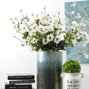 Vente en gros 71cm <span class=keywords><strong>de</strong></span> fleurs <span class=keywords><strong>de</strong></span> marguerites <span class=keywords><strong>gerbera</strong></span> conservées artificielles séchées 5 têtes en forme <span class=keywords><strong>de</strong></span> <span class=keywords><strong>feuille</strong></span> pour la décoration <span class=keywords><strong>de</strong></span> la maison directement en usine - Product Image 4