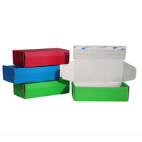 Boîtes en carton ondulé colorées personnalisées avec pelliculage mat pour vêtements, chaussures, chapeaux, chaussettes et livraison express pour avions
